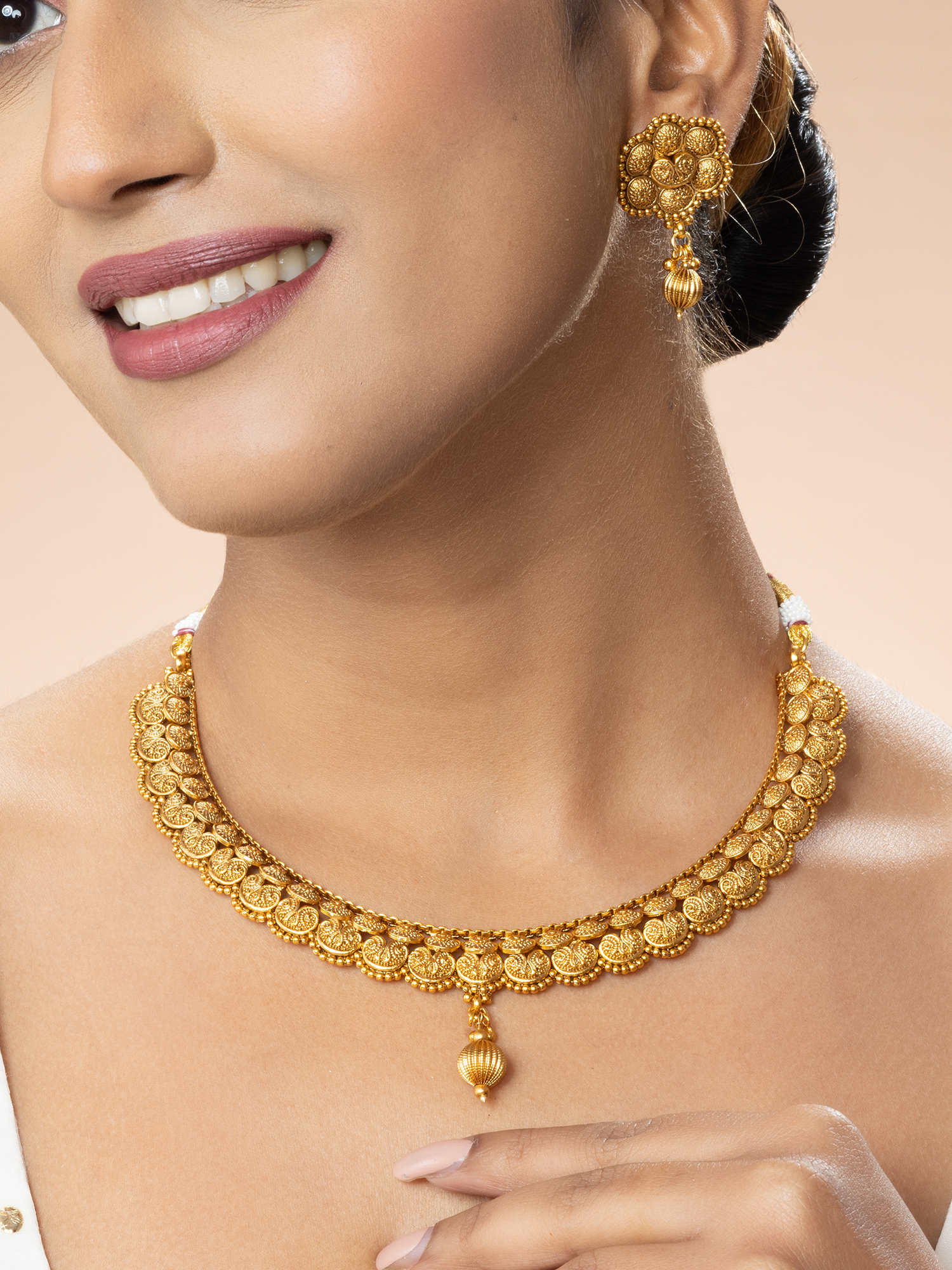 Design Necklace and Earrings Set