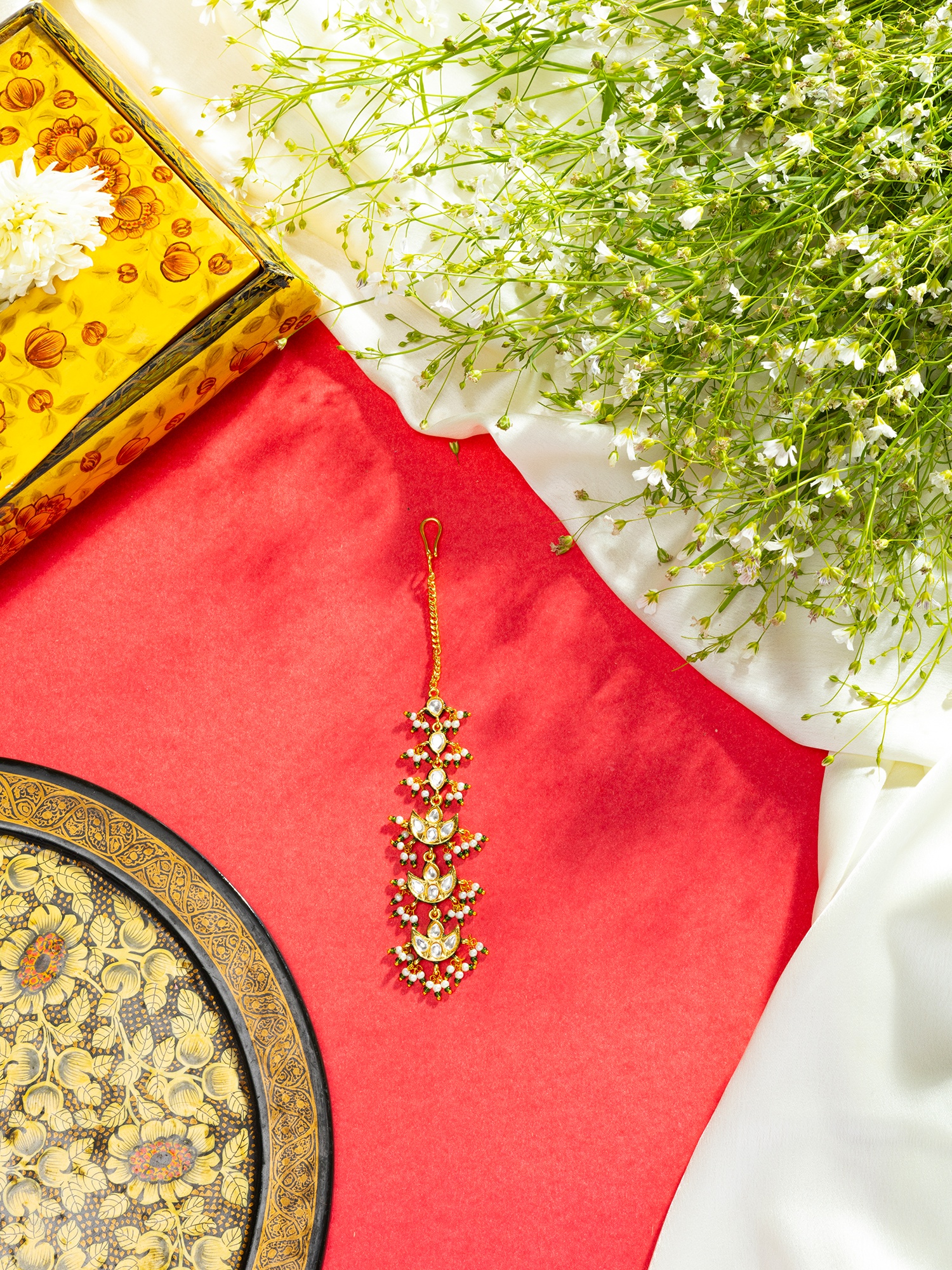 kundan maang tikka