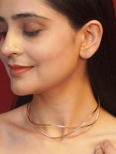 Minimalistic Gold Plated Wavy Necklace