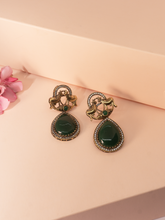 Classy Nandi Style Emerald Green Kundan Earring