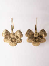 Elegant Floral Earrings in Luxurious 24k Gold Plating