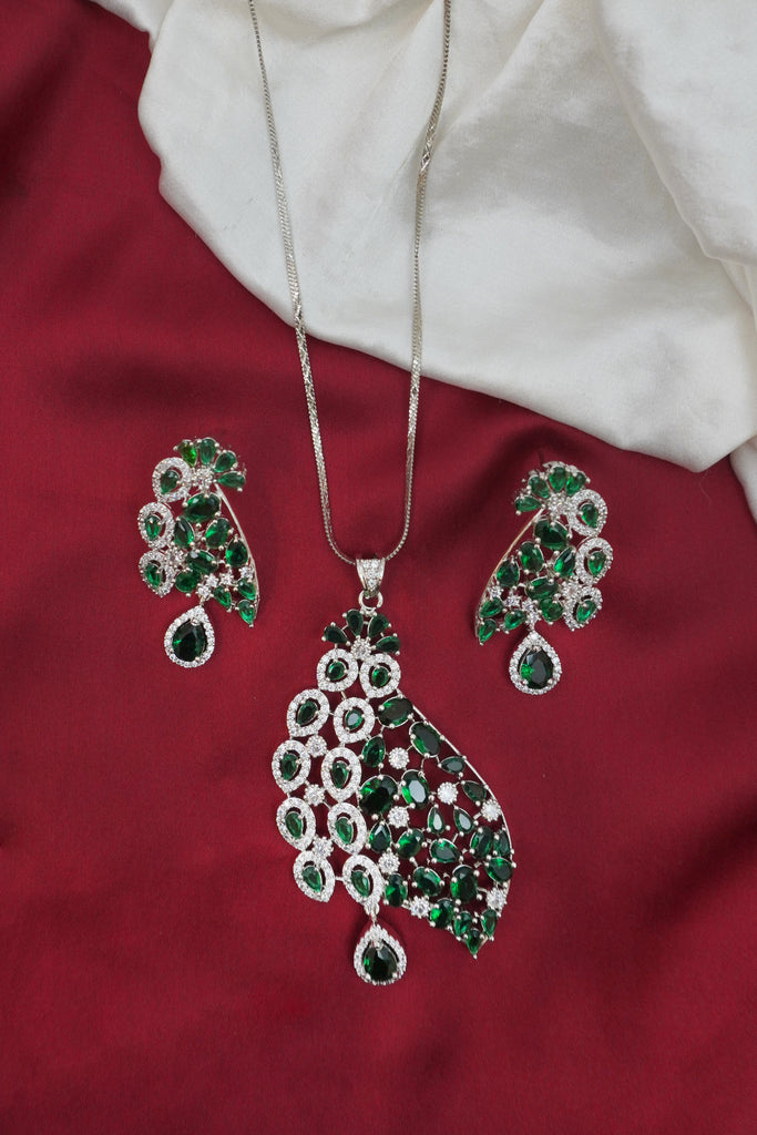 Emerald Pendant Set by Niscka