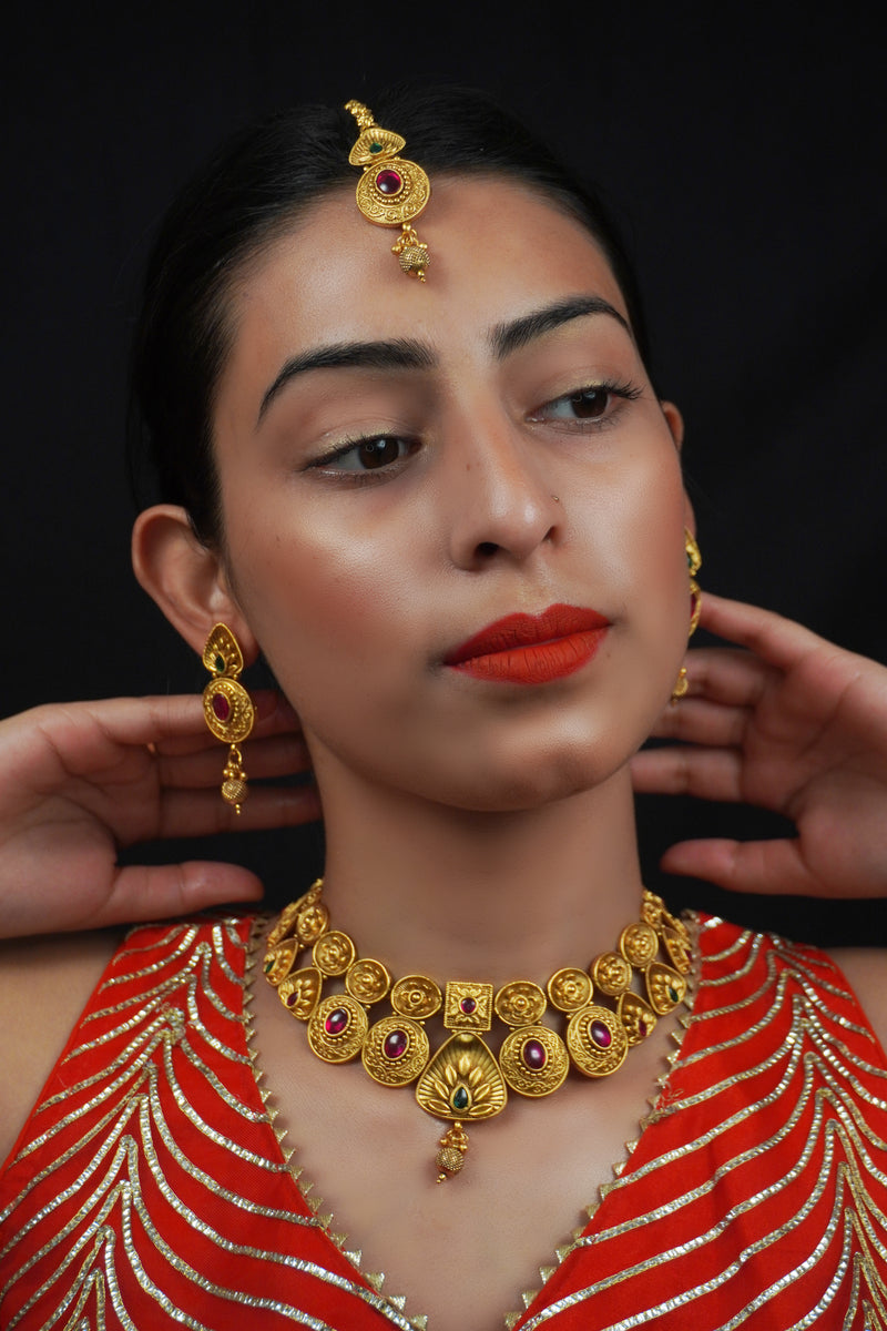 Gold Plated Green And Red Stone Necklace Set By Niscka Gale Ka Haar