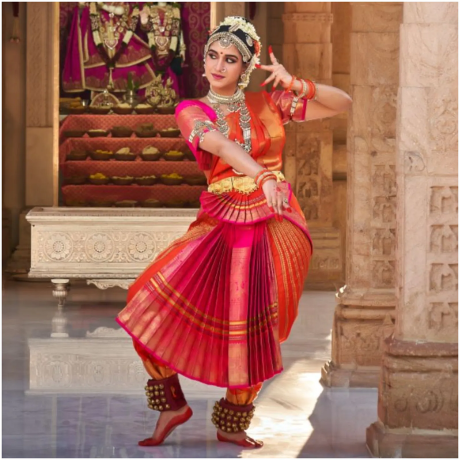 Buy Traditional Red Green Bharatanatyam Dress Online For, 43% OFF