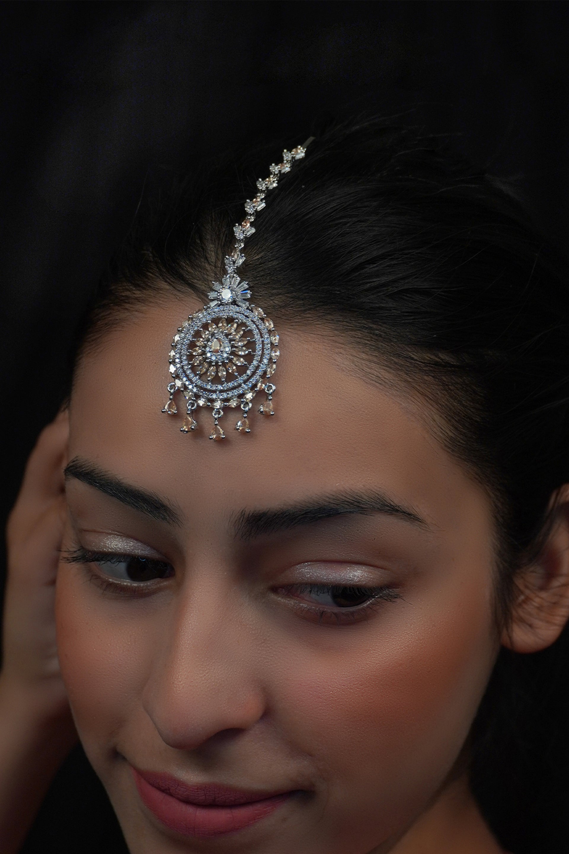 American Diamond Maangtikka