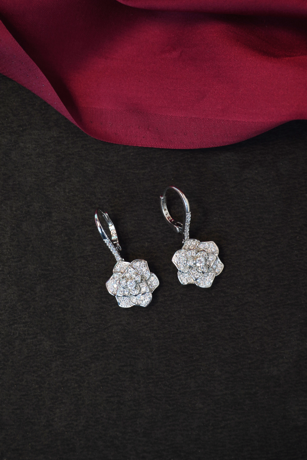 Glorious White Gold Dangler Earring