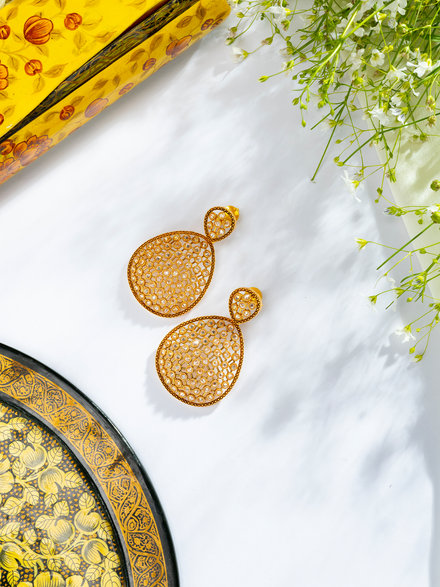 Versatile 22kt gold earrings | Gold jhumka earrings, Gold earrings designs,  Gold earrings indian