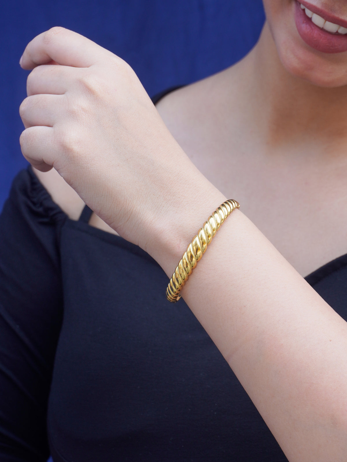 Openable Gold-Plated Twisted Design Bracelet