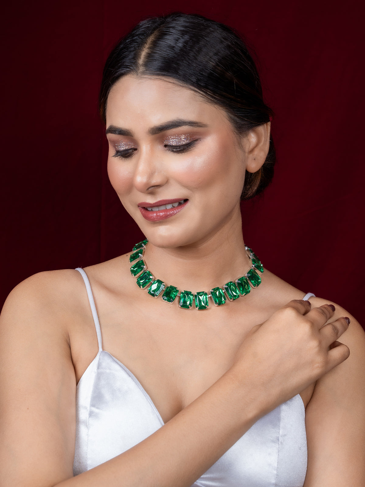 Emerald Green Silver Plated Necklace for Summer Elegance