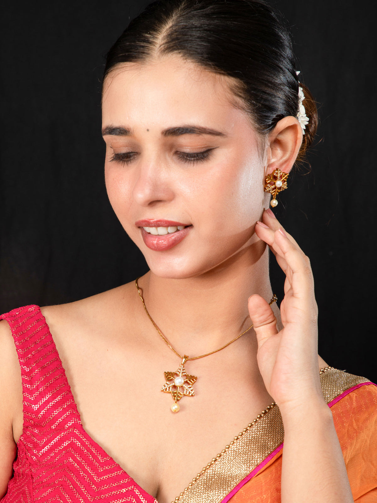 24K Gold Plated Antique Necklace and Earrings Set with Snowflake Design and Pearl Center