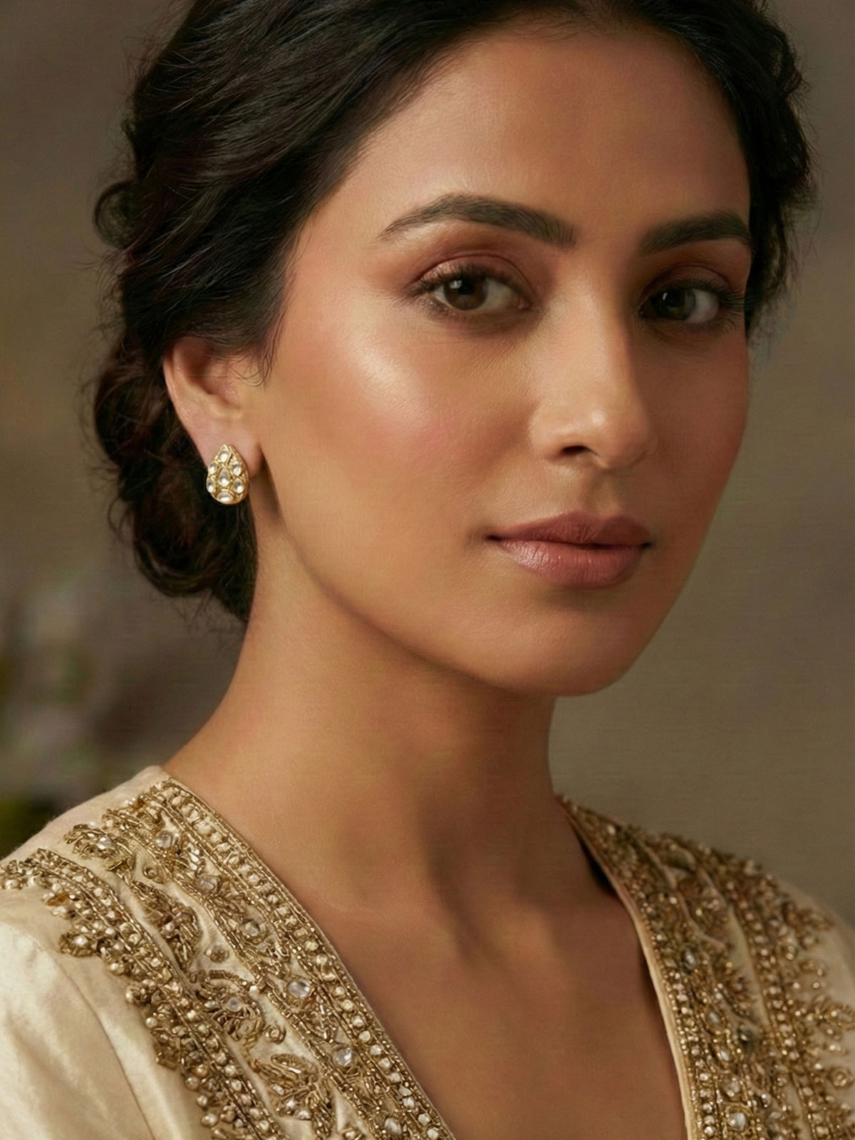 Matte Gold Plated Water Drop White Kundan Stud Earrings