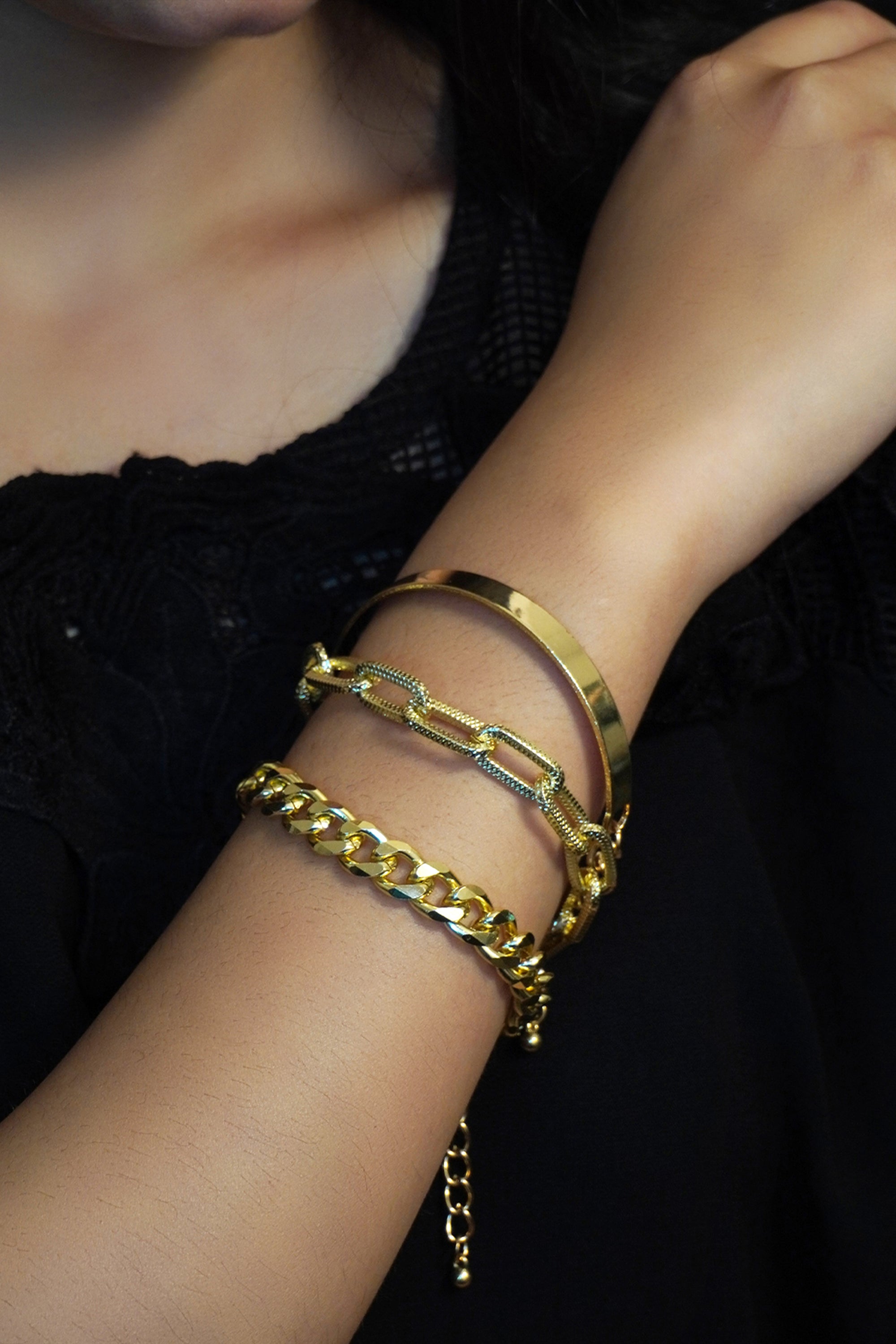 Buy Women Gold Finish Chain Link Bracelet - Jewellery Online India -  FabAlley