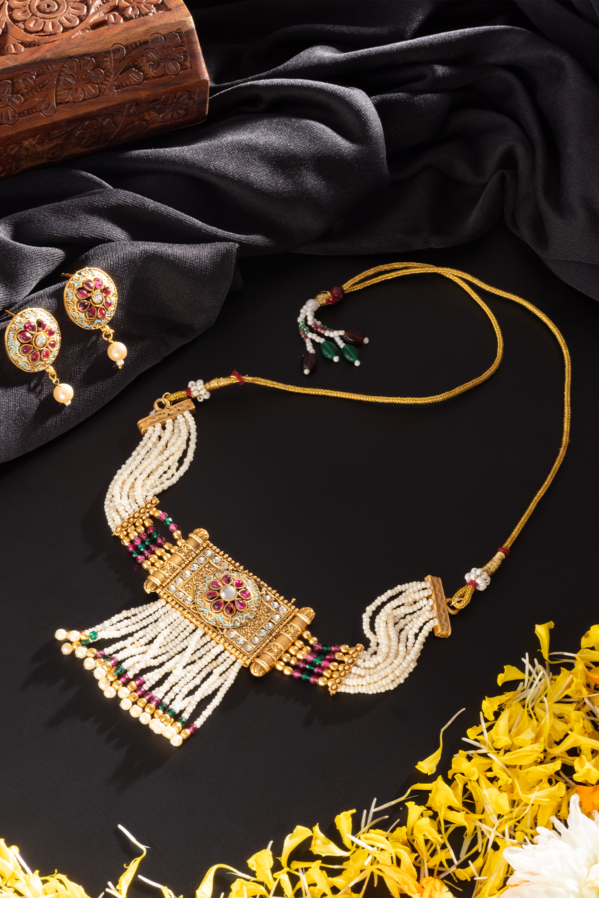 Royal Gold toned Pink Kundan Jadau Choker Necklace Set