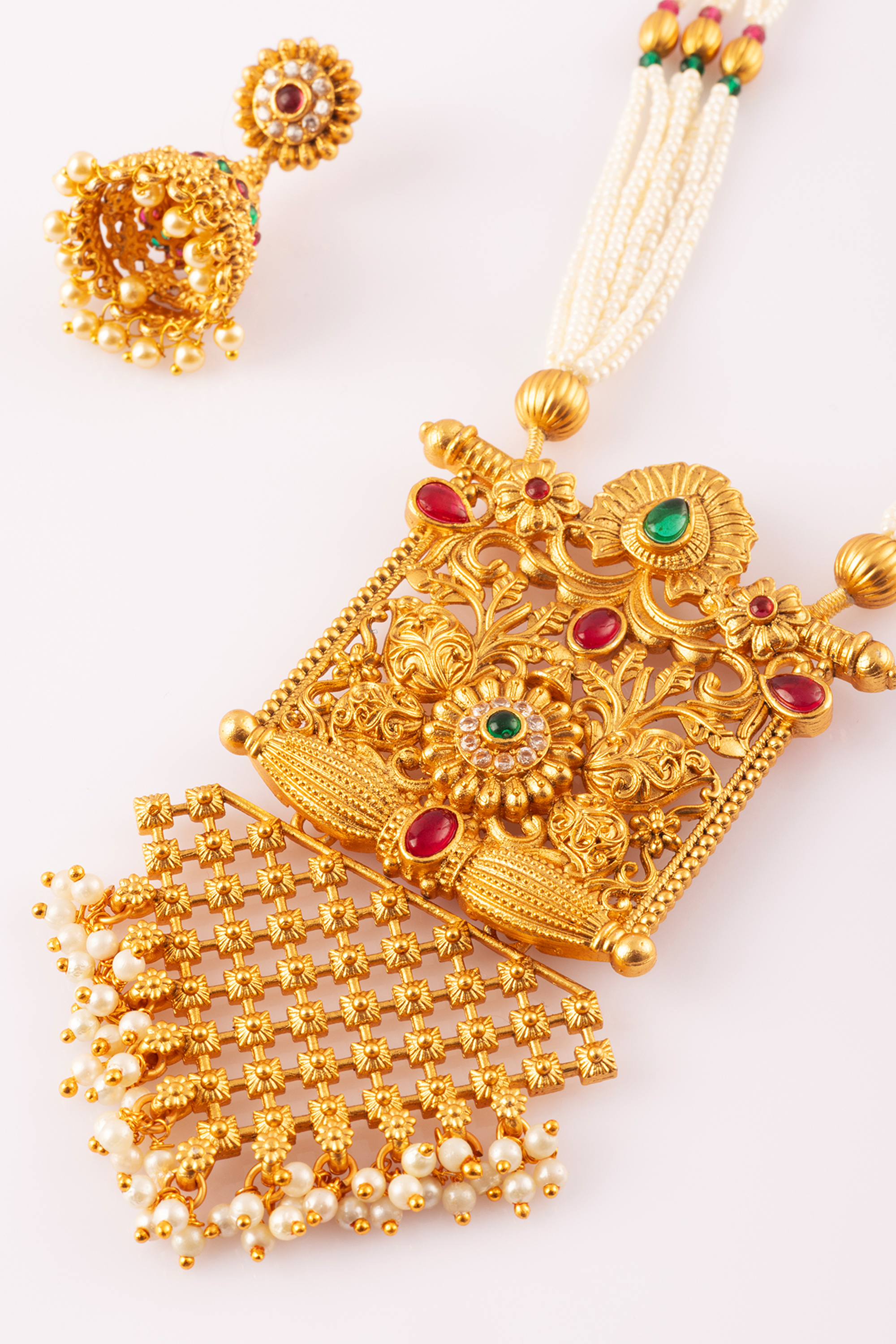 Gold Maharani Haar Necklace Set Gold Necklaces For Women by Niscka
