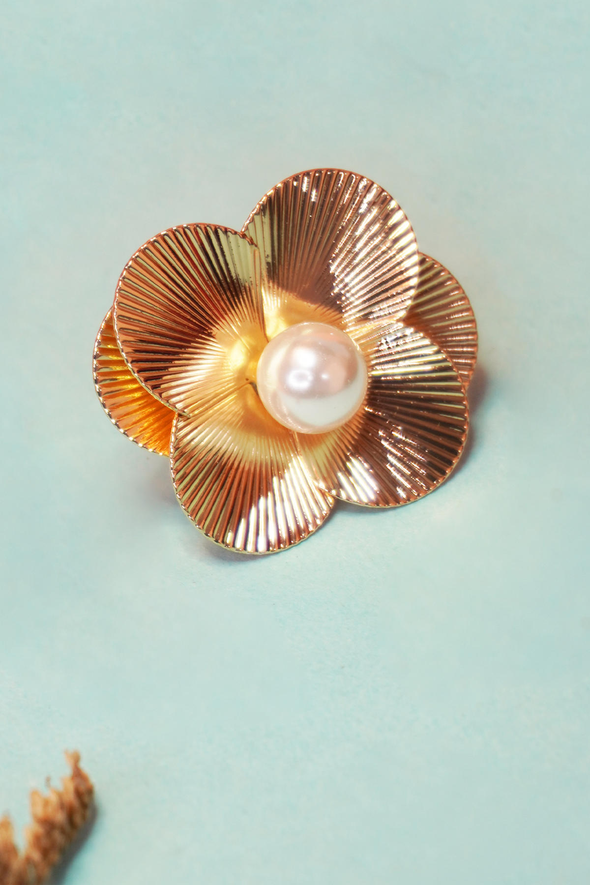 Golden Pearl Stud Earring