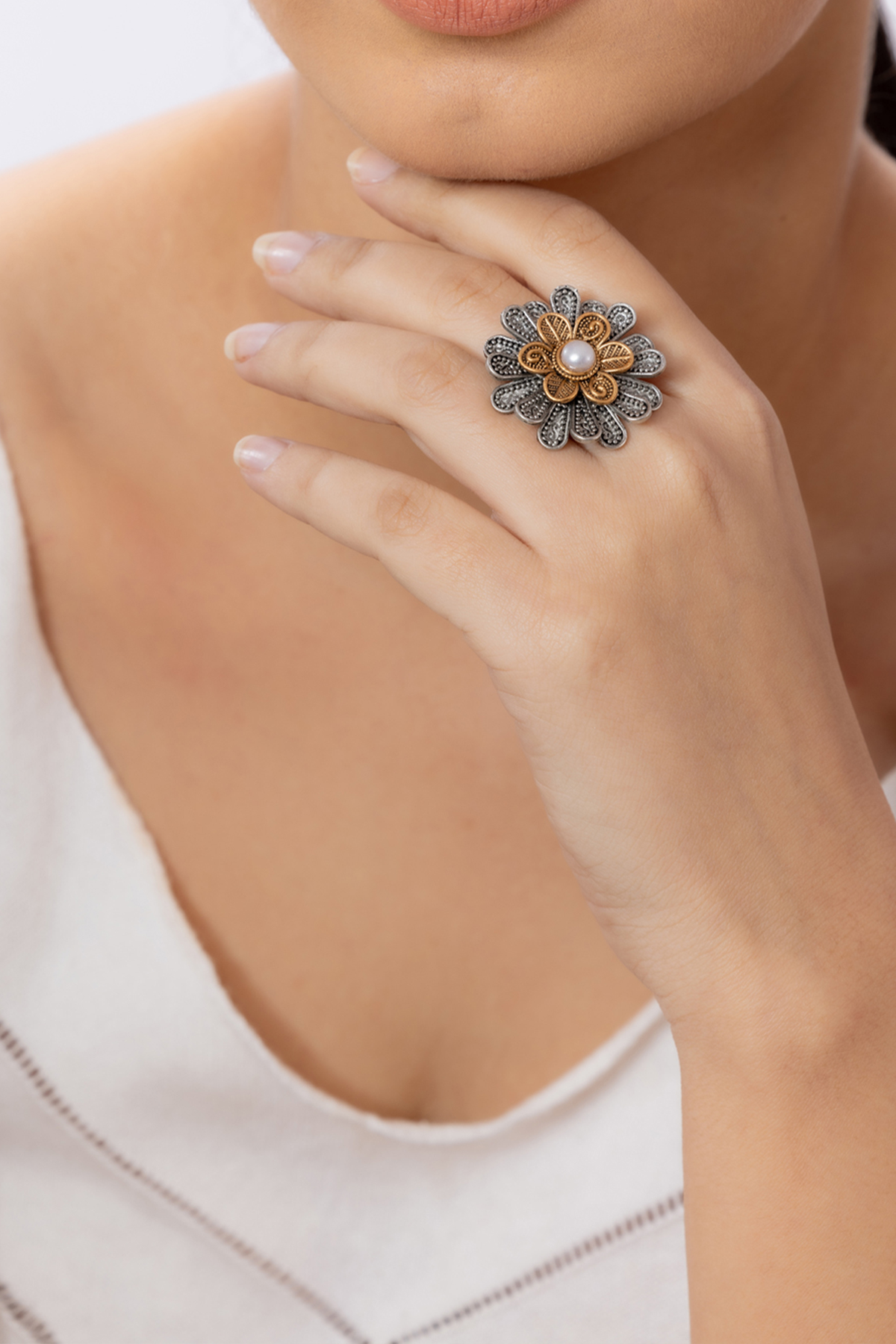 Dual Tone Oxidised Ring With Pearl