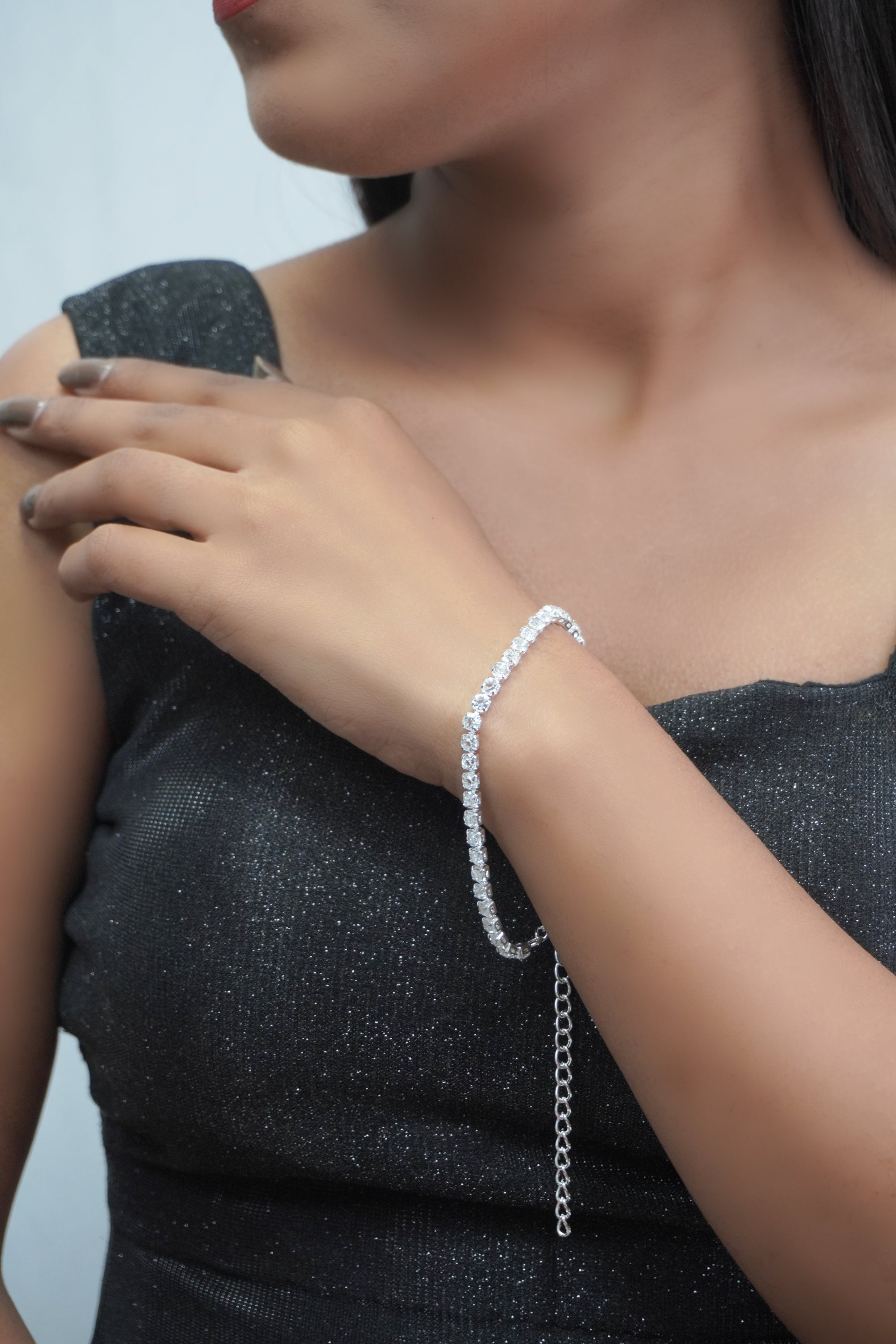 Swarovski Women's Tennis Bracelet, Brilliant White Crystals with Rose-gold  tone Plated Metal : Amazon.co.uk: Fashion