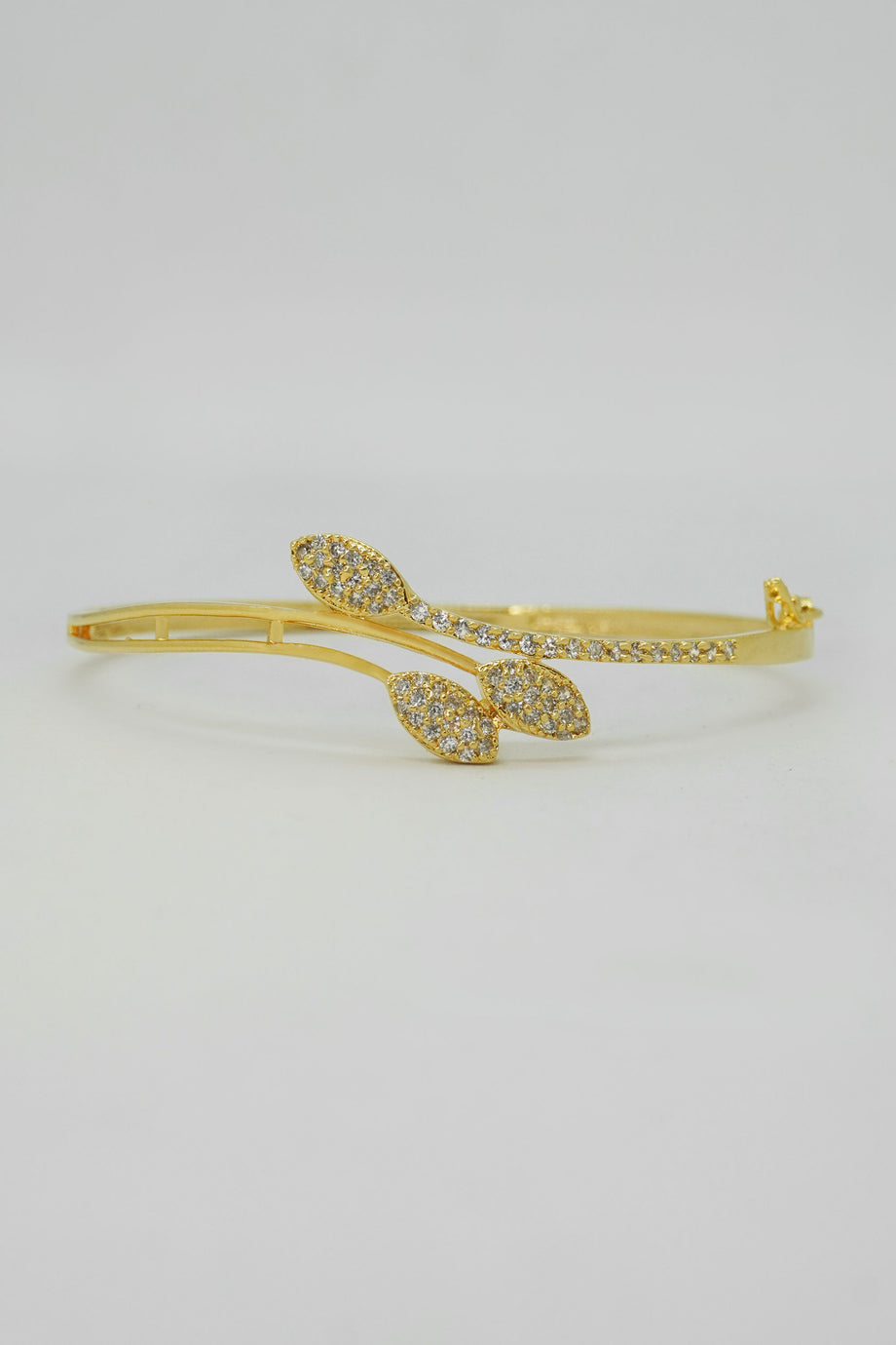 metal Engagement American Diamond Gold Plated Bangles for Girls at Rs  200/piece in New Delhi