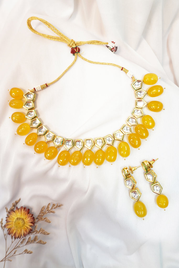 Kundan Necklace with Monalisa Beads with Earrings