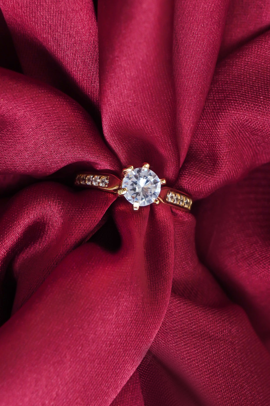 Zareen , Designer Cubic Zirconia Solitaire Diamond Ring for Women-DUB0 –  www.soosi.co.in