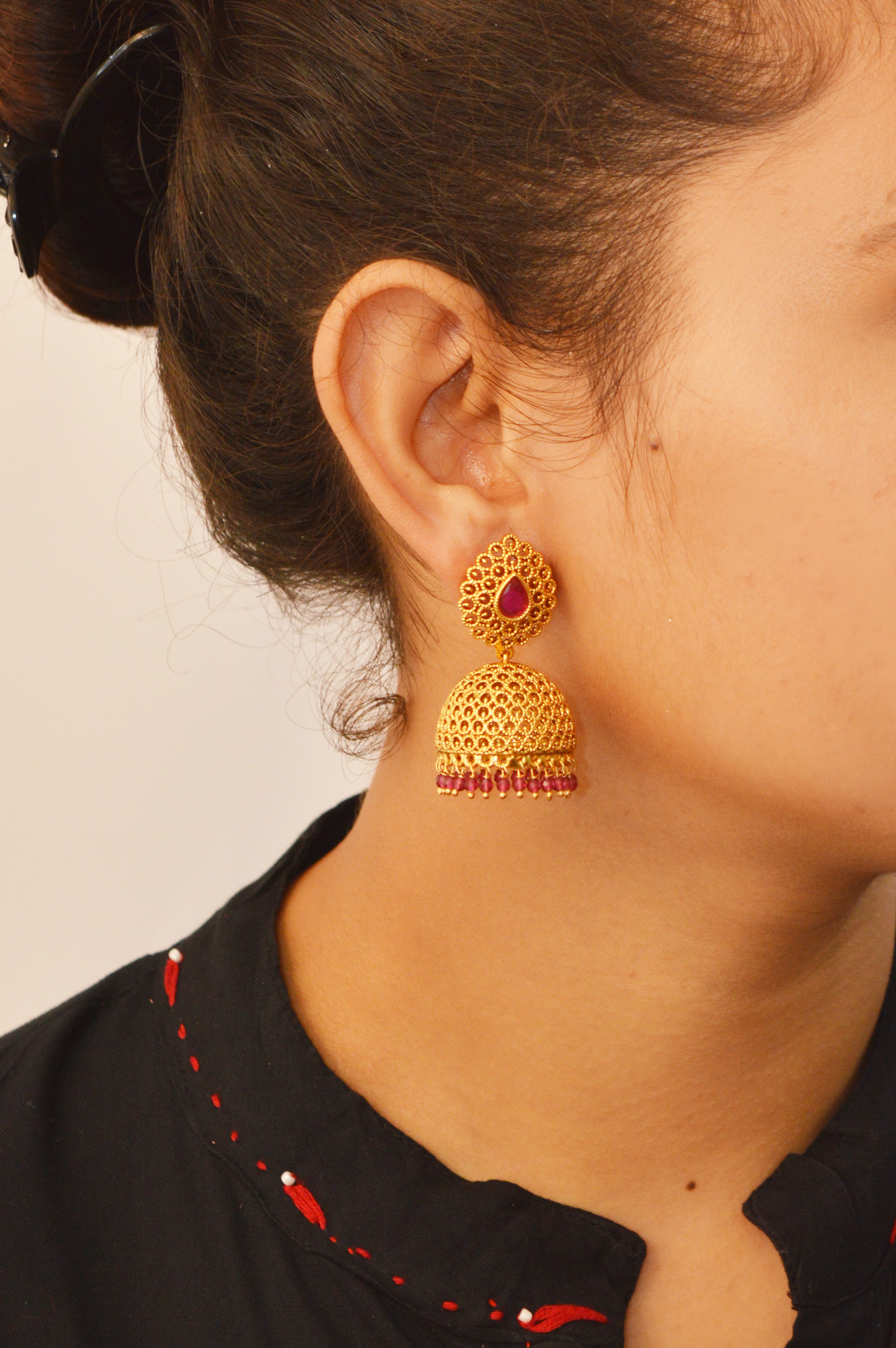 Discover 76 gold earrings under 6000 latest  3tdesigneduvn