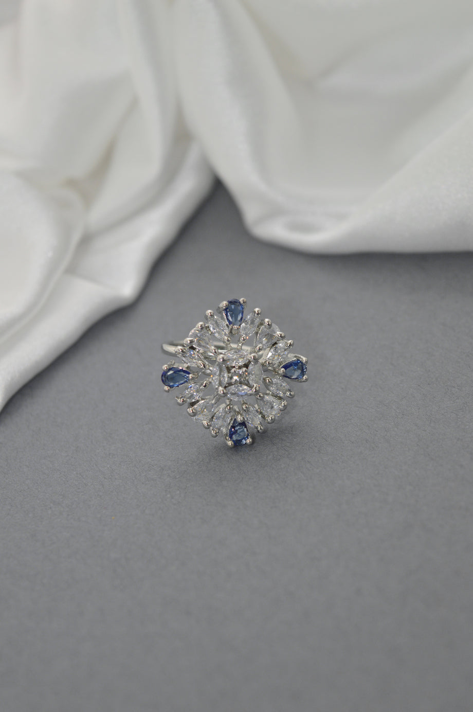 Pastel Blue Sapphire Solitaire Engagement Ring In 14k White Gold | MOGGA –  MOGGA Jewels