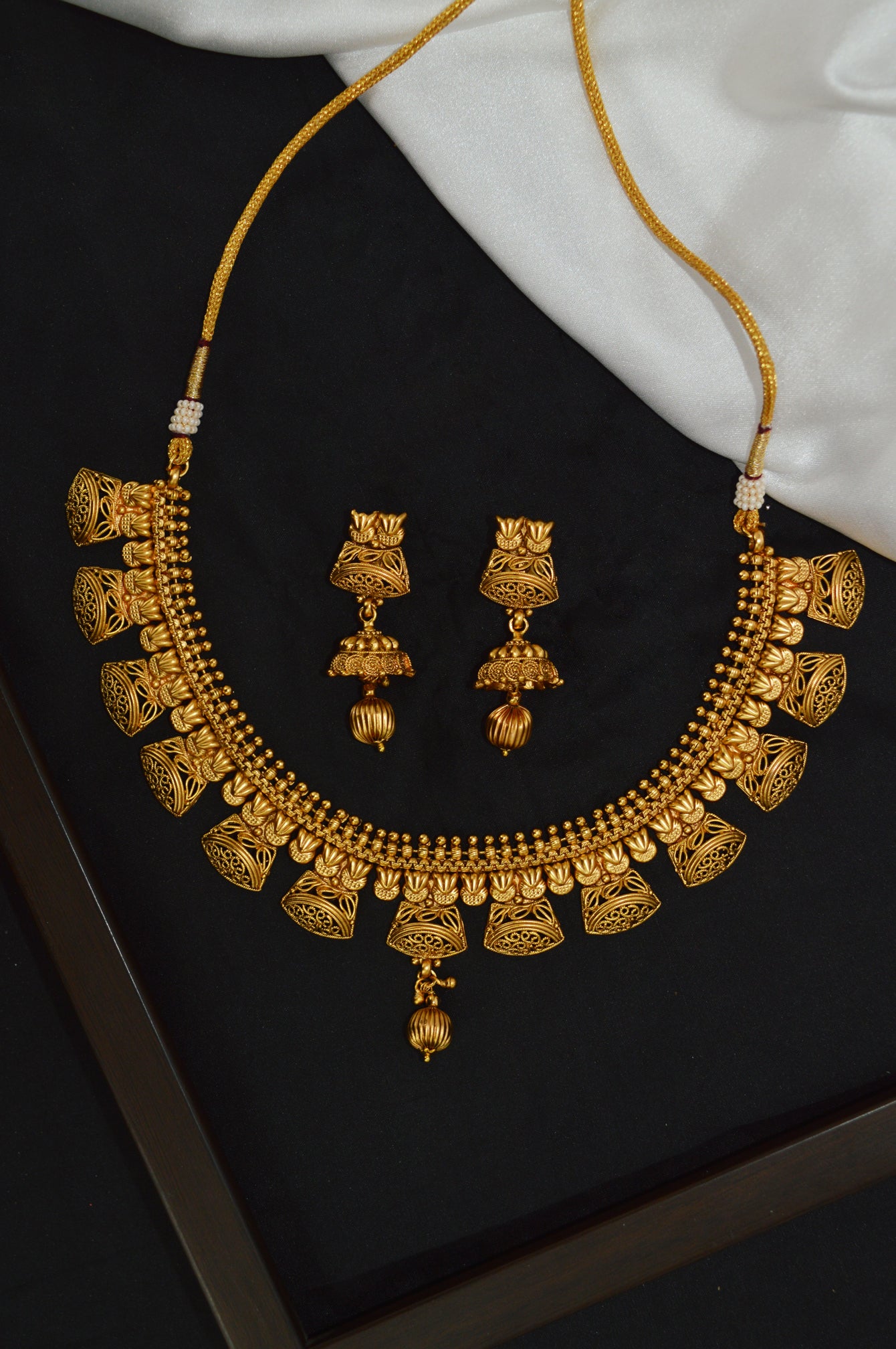 Traditional 18k Gold Plated Designer Choker Necklace Set - ‎Exquisite Gold Necklace
