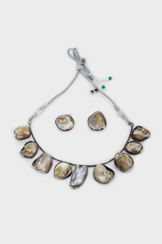Mother Of Pearl Necklace Set -  ‎Stylist Necklace