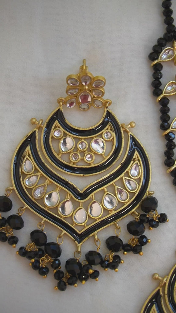 Handcrafted Kundan Meenakari Earring and Maangtikka Set (Black) - Buy Indian Meenakari Necklace Sets Online